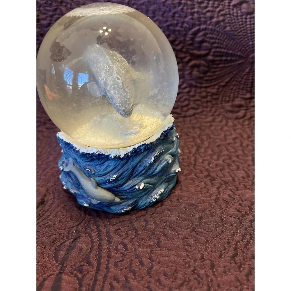VINTAGE SILVESTRI Sea Cow MUSICAL SNOW GLOBE Manatee W/ Calf Dolphins Ocean Work